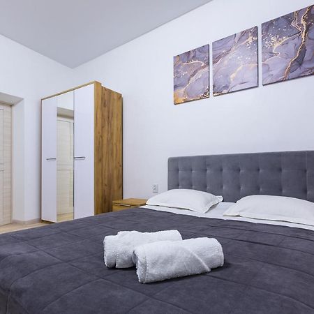 Vodna White Apartment ลวีฟ ภายนอก รูปภาพ